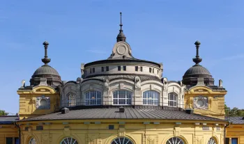 Széchenyi Thermal Bath, roof of the central structure