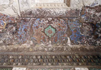 Itimad-ud-Daulah Tomb, mausoleum, painted stucco ornament of the ceiling