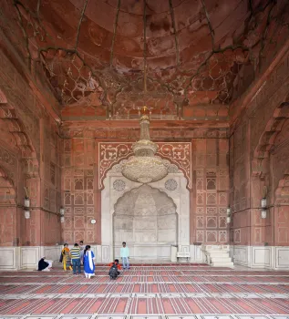 Jama Masjid of Delhi, Prayer Hall, central hall with mihrab