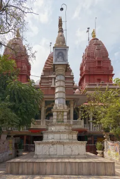 Sri Digambar Jain Lal Mandir, manastambha