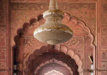 Jama Masjid of Delhi, Prayer Hall, candelabra of the central hall