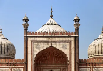 Jama Masjid of Delhi, Prayer Hall, upper section of the iwan