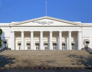 Asiatic Society of Mumbai Town Hall, portico