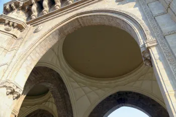Gateway of India, view through the main arch up to the central cupola