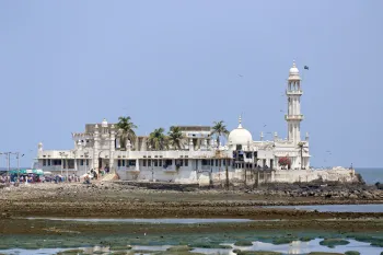 Haji Ali Dargah, entire complex, southeast elevation