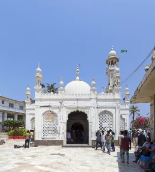 Haji Ali Dargah, southern entrance