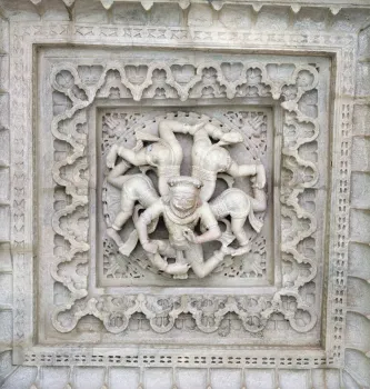 Chaumukha Jain Temple, Ranakpur, Akichaka, portico ceiling