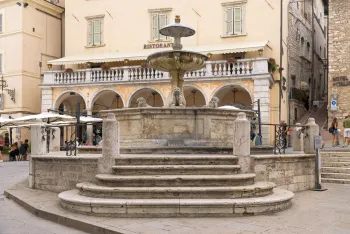 Fountain of the Three Lions, south elevation