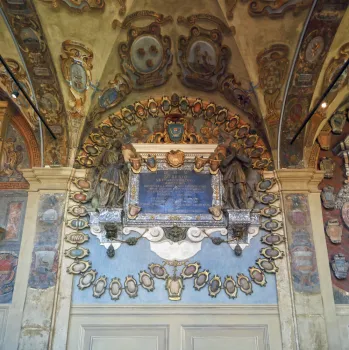Archiginnasio Palace, second floor gallery coat of arms relief