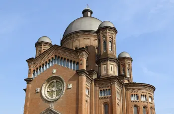 Monumental Temple of the Fallen, cupolas and rose window