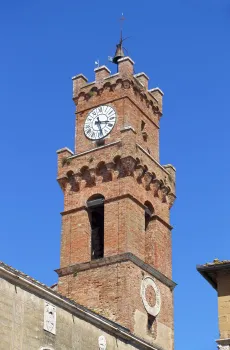 Communal Palace of Pienza, clock tower