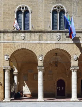 Communal Palace of Pienza, portico