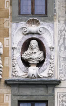 Carovana Palace, facade detail with bust of Ferdinando II