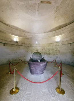 Mausoleum of Theodoric, upper floor with porphyry tub