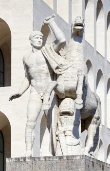 Palace of Italian Civilisation, Dioscuri equestrian sculpture