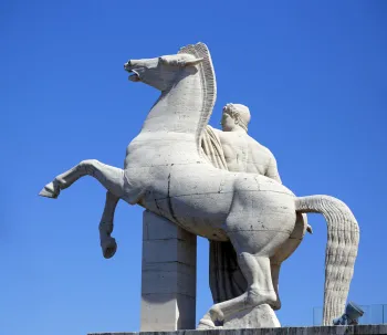 Palace of Italian Civilisation, Dioscuri equestrian sculpture