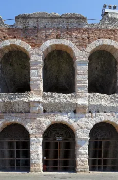 Verona Arena, arcades of the facade