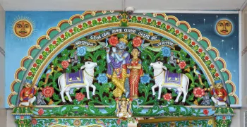 Shri Cutch Satsang Swaminarayan Temple, lunette with reliefs