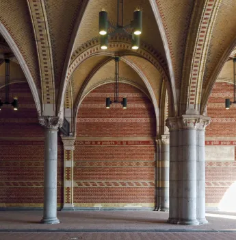 Rijksmuseum, arcades of the passage