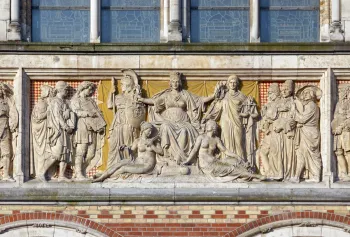 Rijksmuseum, central relief of the northeastern facade