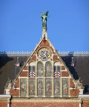Rijksmuseum, gable mit tile panels
