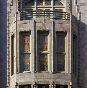 Royal Theater Tuschinski, oriel with  stained-glass windows