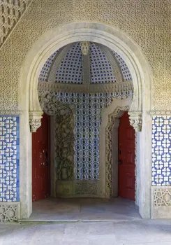 National Palace of Pena, Tunnel of Triton, niche with doors