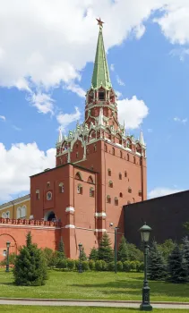 Moscow Kremlin, Trinity Tower, from Alexander Garden