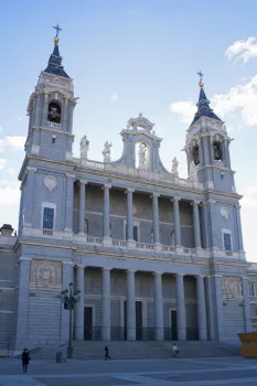 Almudena Cathedral, main facade