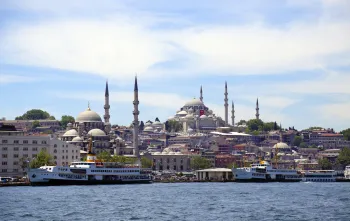 Eminönü from the Golden Horn with Yeni and Süleymaniye Mosques