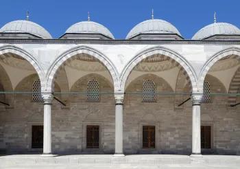Süleymaniye Mosque, arcades of the inner courtyard