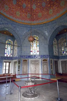 Topkapi Palace, Baghdad Kiosk, interior with silver charcoal stove