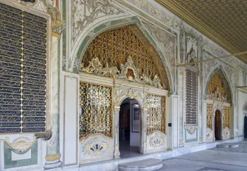 Topkapi Palace, Imperial Council, entrances with gilded grills