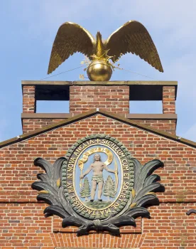 Old State House, coat of arms and eagle sculpture