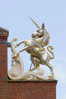 Old State House, unicorn sculpture