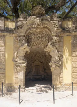 Villa Vizcaya, grotto