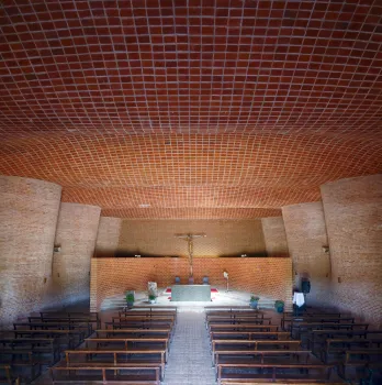 Church of Atlántida, interior, Gaussian vault